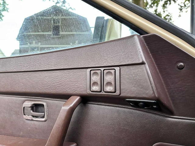Porsche - 944 - 1984 - uniek - personenauto - afbeelding 27 van  44