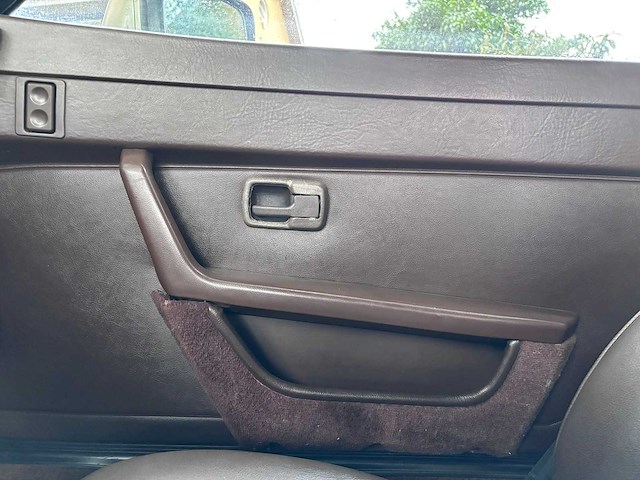 Porsche - 944 - 1984 - uniek - personenauto - afbeelding 17 van  44
