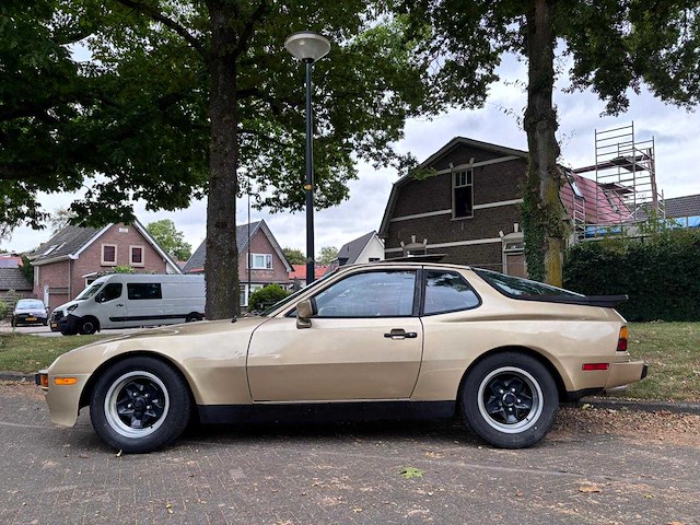 Porsche - 944 - 1984 - uniek - personenauto - afbeelding 40 van  44