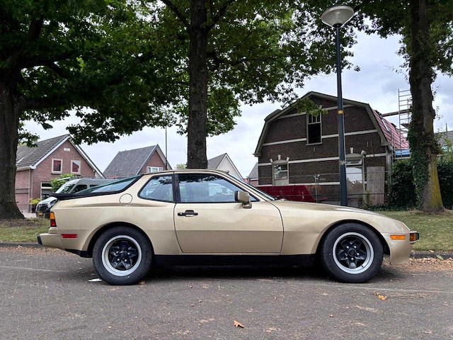Porsche - 944 - 1984 - uniek - personenauto - afbeelding 42 van  44