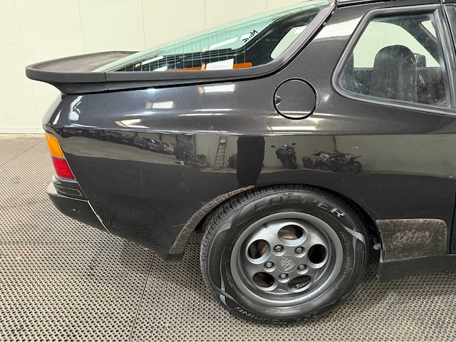 Porsche - 944 - oldtimer - 1987 - afbeelding 17 van  30