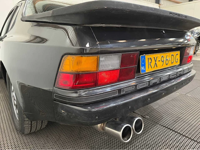 Porsche - 944 - oldtimer - 1987 - afbeelding 18 van  30