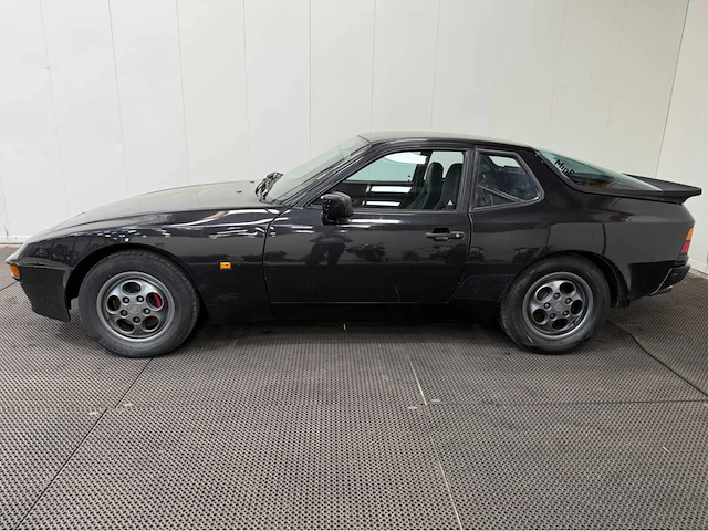 Porsche - 944 - oldtimer - 1987 - afbeelding 3 van  30