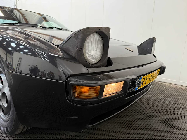 Porsche - 944 - oldtimer - 1987 - afbeelding 9 van  30