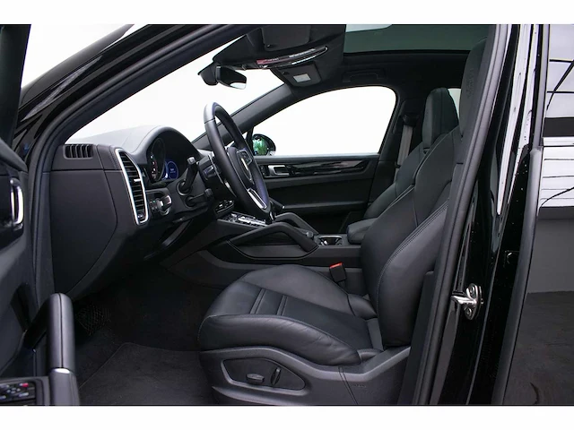 Porsche - cayenne - 3.0 e-hybrid pl. ed. - gdt-81-n - 2022 - afbeelding 6 van  45