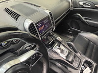 Porsche - cayenne - 3.0 s e-hybrid - car - 2015 - afbeelding 8 van  30