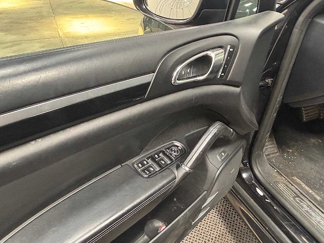 Porsche - cayenne - 3.0 s e-hybrid - car - 2015 - afbeelding 14 van  30