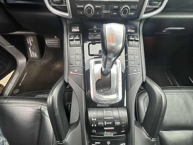 Porsche - cayenne - 3.6 - car - 2012 | 3-ksh-35 | i - afbeelding 26 van  41