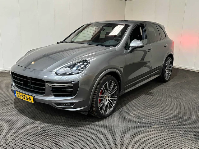 Porsche - cayenne - 3.6 v6 gts - car - 2016 - afbeelding 1 van  54