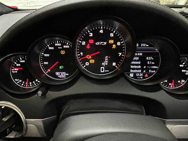 Porsche - cayenne - 3.6 v6 gts - car - 2016 - afbeelding 13 van  54