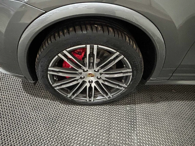 Porsche - cayenne - 3.6 v6 gts - car - 2016 - afbeelding 19 van  54