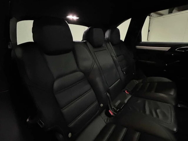 Porsche - cayenne - 3.6 v6 gts - car - 2016 - afbeelding 26 van  54