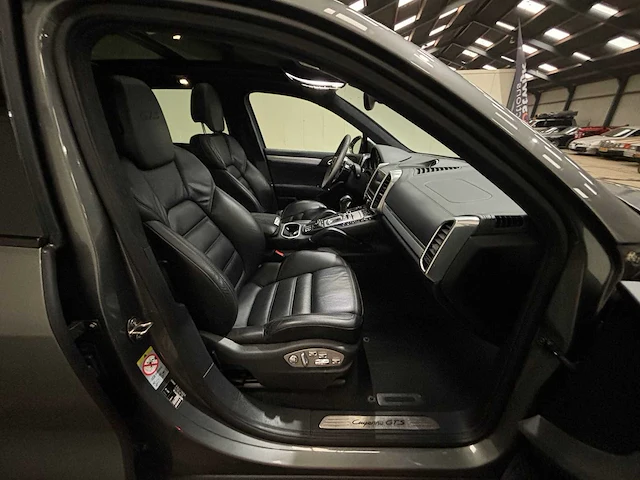 Porsche - cayenne - 3.6 v6 gts - car - 2016 - afbeelding 28 van  54