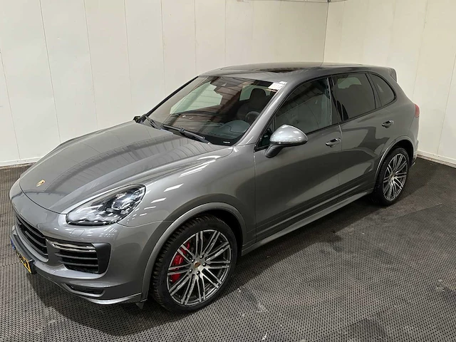 Porsche - cayenne - 3.6 v6 gts - car - 2016 - afbeelding 23 van  54