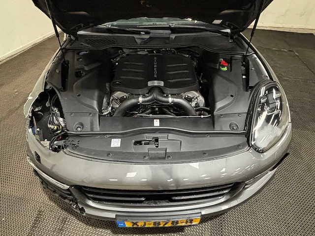 Porsche - cayenne - 3.6 v6 gts - car - 2016 - afbeelding 38 van  54