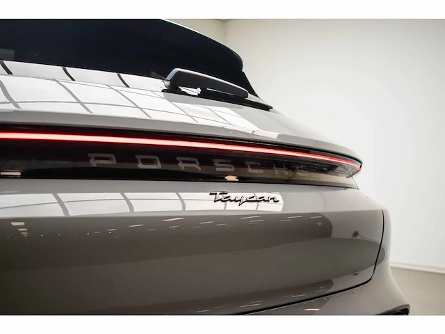 Porsche - taycan cross turismo - 4 93 kwh - n-622-nf - 2021 - afbeelding 4 van  52
