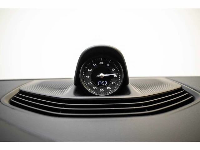 Porsche - taycan cross turismo - 4 93 kwh - n-622-nf - 2021 - afbeelding 11 van  52