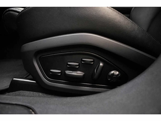 Porsche - taycan cross turismo - 4 93 kwh - n-622-nf - 2021 - afbeelding 13 van  52