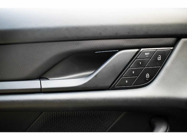 Porsche - taycan cross turismo - 4 93 kwh - n-622-nf - 2021 - afbeelding 15 van  52