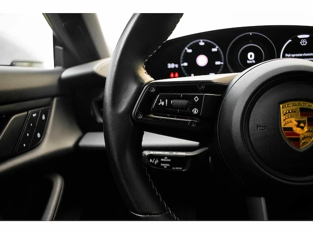 Porsche - taycan cross turismo - 4 93 kwh - n-622-nf - 2021 - afbeelding 17 van  52
