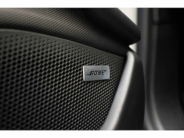 Porsche - taycan cross turismo - 4 93 kwh - n-622-nf - 2021 - afbeelding 32 van  52