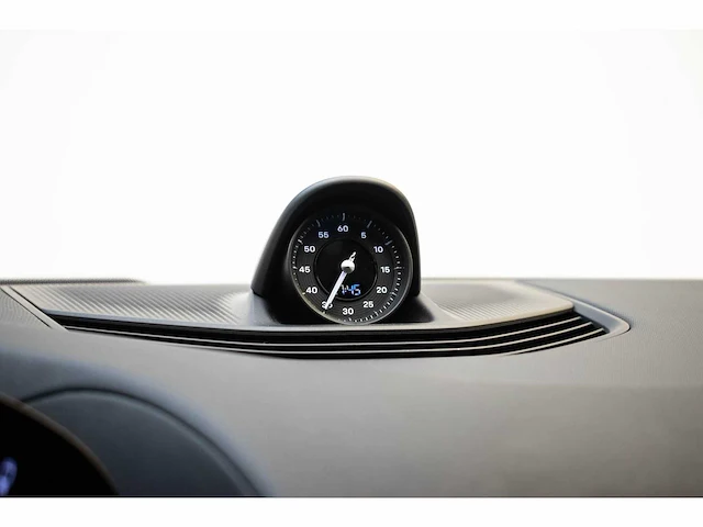 Porsche - taycan cross turismo - 4 93 kwh - n-622-nf - 2021 - afbeelding 37 van  52