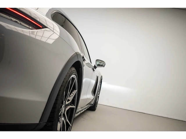 Porsche - taycan cross turismo - 4 93 kwh - n-622-nf - 2021 - afbeelding 38 van  52