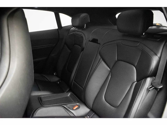 Porsche - taycan cross turismo - 4 93 kwh - n-622-nf - 2021 - afbeelding 43 van  52