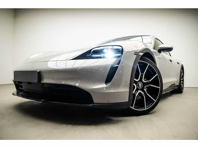 Porsche - taycan cross turismo - 4 93 kwh - n-622-nf - 2021 - afbeelding 34 van  52