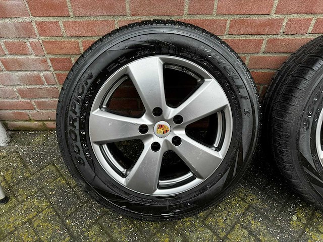 Porsche - velgen+banden - afbeelding 1 van  9