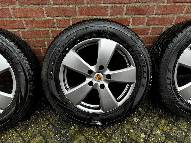 Porsche - velgen+banden - afbeelding 2 van  9