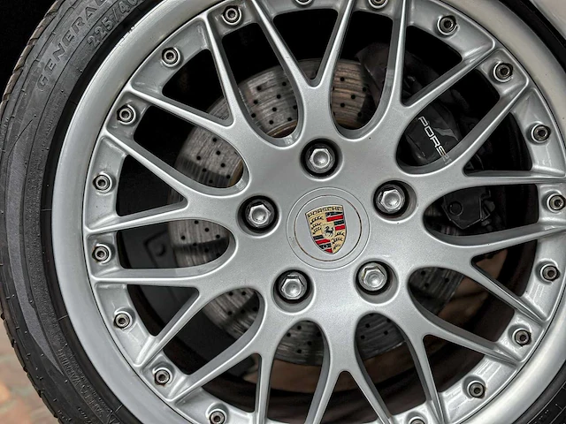 Porsche 911 3.4 996 triptronic 300pk 2000 youngtimer - afbeelding 22 van  55