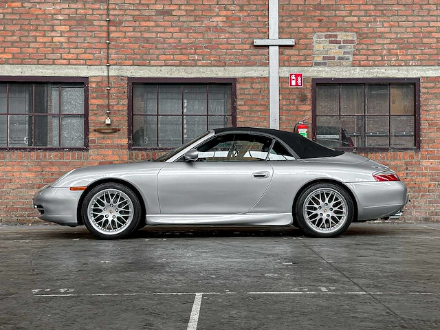 Porsche 911 3.4 996 triptronic 300pk 2000 youngtimer - afbeelding 23 van  55