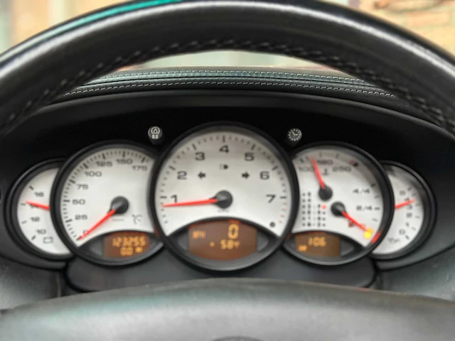 Porsche 911 3.4 996 triptronic 300pk 2000 youngtimer - afbeelding 26 van  55