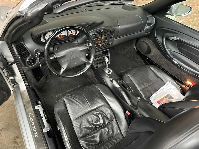 Porsche 911 3.4 996 triptronic 300pk 2000 youngtimer - afbeelding 42 van  55