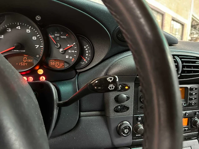 Porsche 911 3.4 carrera coupé 300pk 1998, 62-zp-bg - afbeelding 11 van  32