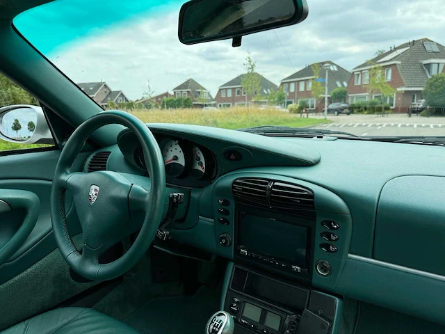 Porsche 911 3.4 coupé carrera 4 handgeschakeld org. nl-auto 43-hn-fn - afbeelding 14 van  41