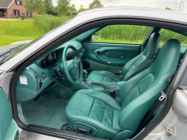 Porsche 911 3.4 coupé carrera 4 handgeschakeld org. nl-auto 43-hn-fn - afbeelding 16 van  41