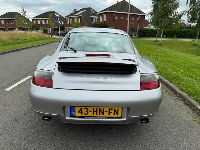 Porsche 911 3.4 coupé carrera 4 handgeschakeld org. nl-auto 43-hn-fn - afbeelding 22 van  41