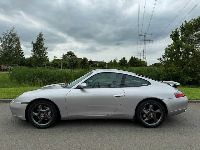 Porsche 911 3.4 coupé carrera 4 handgeschakeld org. nl-auto 43-hn-fn - afbeelding 12 van  41