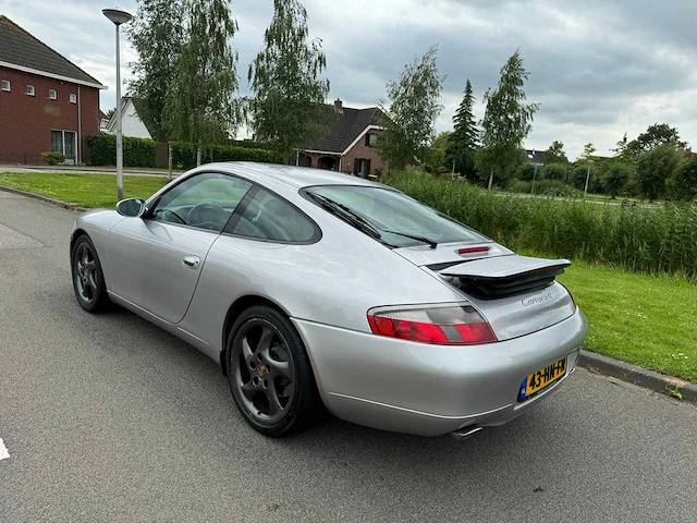 Porsche 911 3.4 coupé carrera 4 handgeschakeld org. nl-auto 43-hn-fn - afbeelding 24 van  41