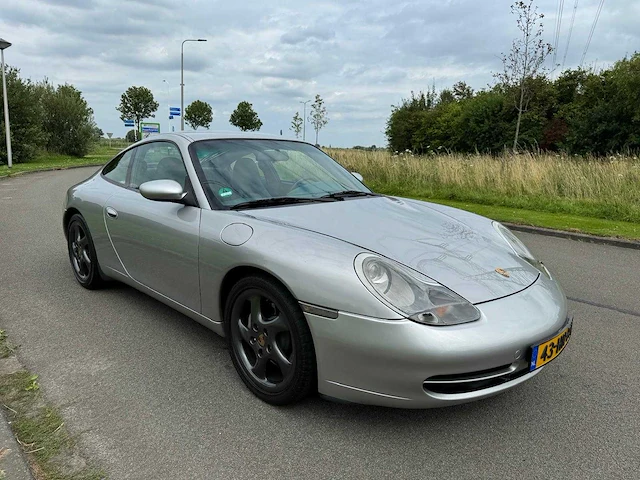 Porsche 911 3.4 coupé carrera 4 handgeschakeld org. nl-auto 43-hn-fn - afbeelding 34 van  41