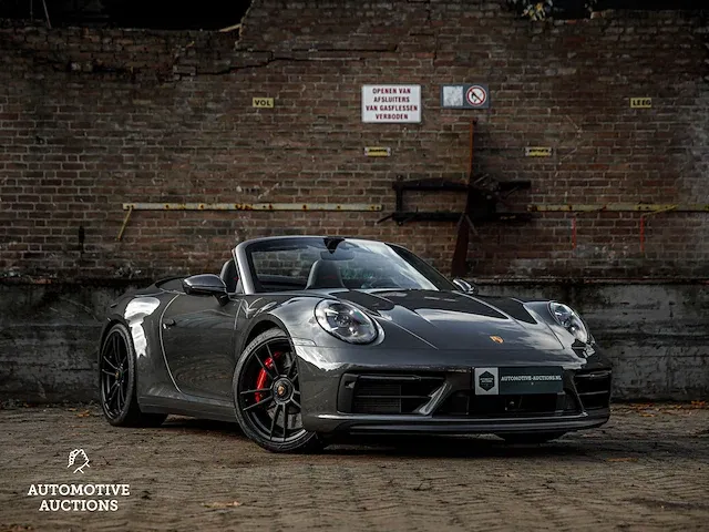 Porsche 911 992 carrera 4 gts 480pk -carbon- 2023 sport-chrono cabriolet -fabrieksgarantie- - afbeelding 5 van  98