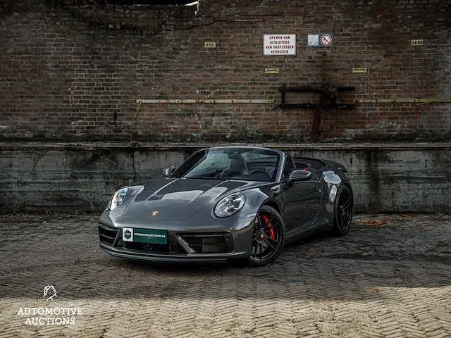 Porsche 911 992 carrera 4 gts 480pk -carbon- 2023 sport-chrono cabriolet -fabrieksgarantie- - afbeelding 12 van  98