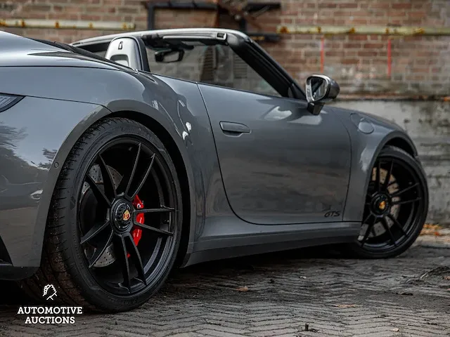 Porsche 911 992 carrera 4 gts 480pk -carbon- 2023 sport-chrono cabriolet -fabrieksgarantie- - afbeelding 98 van  98