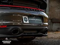Porsche 911 992 carrera 4 gts 480pk -carbon- 2023 sport-chrono cabriolet -fabrieksgarantie- - afbeelding 35 van  98