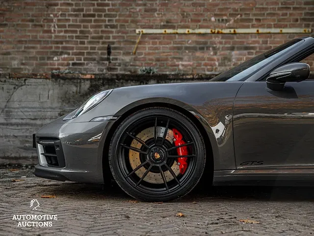 Porsche 911 992 carrera 4 gts 480pk -carbon- 2023 sport-chrono cabriolet -fabrieksgarantie- - afbeelding 42 van  98