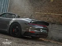 Porsche 911 992 carrera 4 gts 480pk -carbon- 2023 sport-chrono cabriolet -fabrieksgarantie- - afbeelding 45 van  98