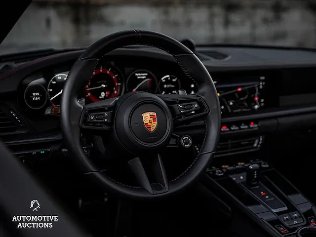 Porsche 911 992 carrera 4 gts 480pk -carbon- 2023 sport-chrono cabriolet -fabrieksgarantie- - afbeelding 53 van  98