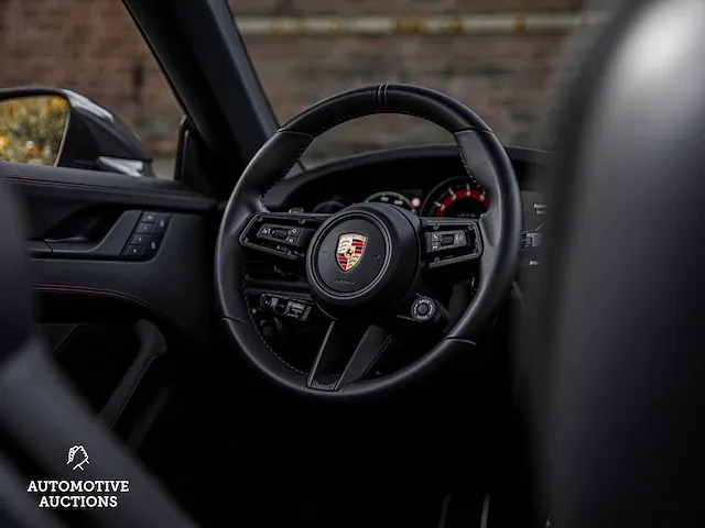 Porsche 911 992 carrera 4 gts 480pk -carbon- 2023 sport-chrono cabriolet -fabrieksgarantie- - afbeelding 70 van  98